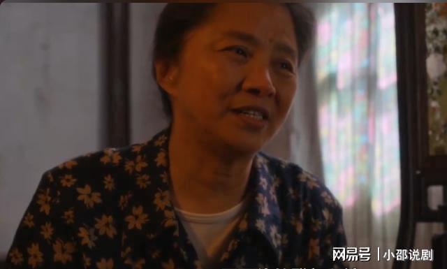 小巷人家：向鹏飞贵州经商成首富千亩良田送黄玲庄母嫉妒明博体育app红眼(图4)